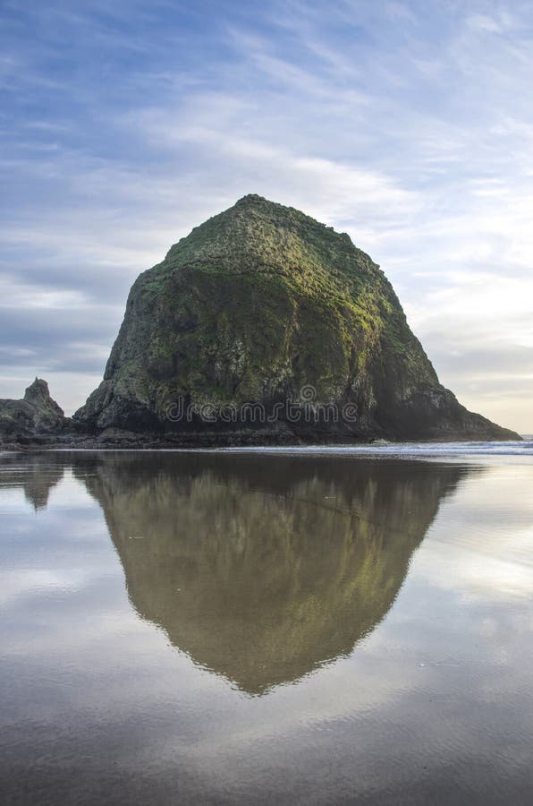 Haystack rock, Cannon Beach, Oregon