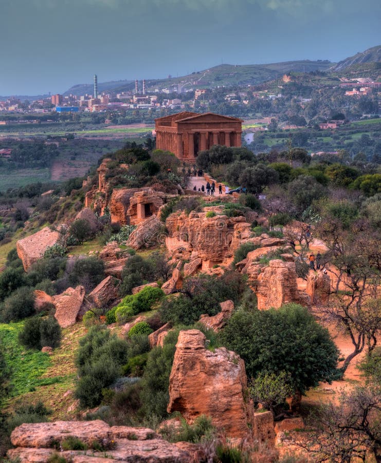 HDR image of the valley of the temples 09