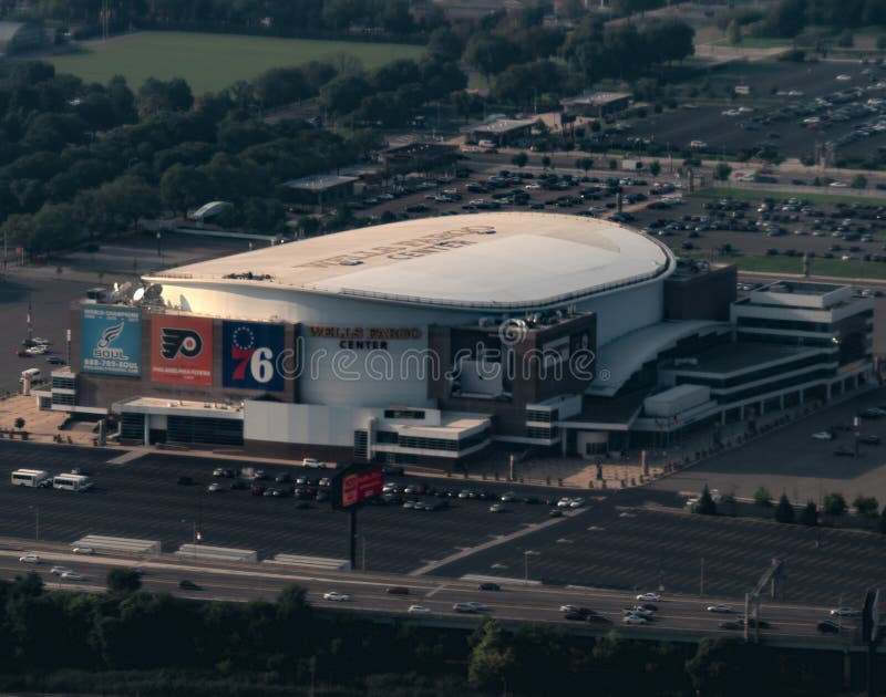 Wells Fargo Center Stock Photo - Download Image Now - Philadelphia