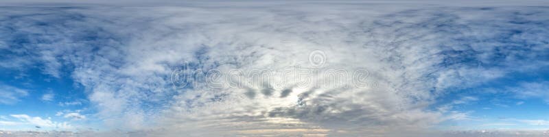 céu azul claro com sol de halo. panorama hdri sem costura visão de ângulo  de 360