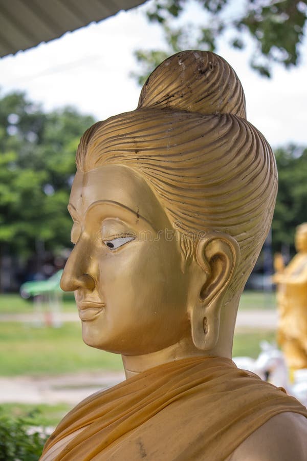 The head of Buddha, the golden Buddha head