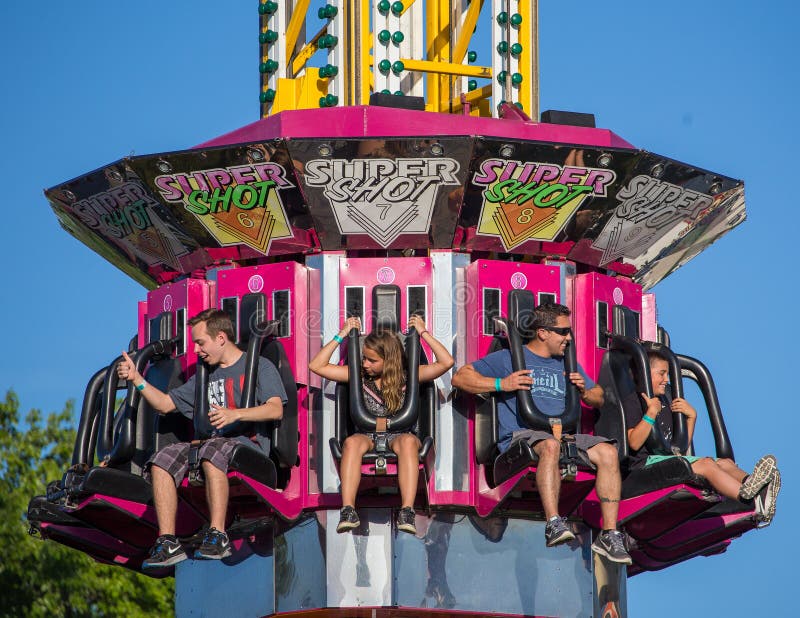 107 Carnival Drop Ride Photos Free Royalty Free Stock Photos From Dreamstime