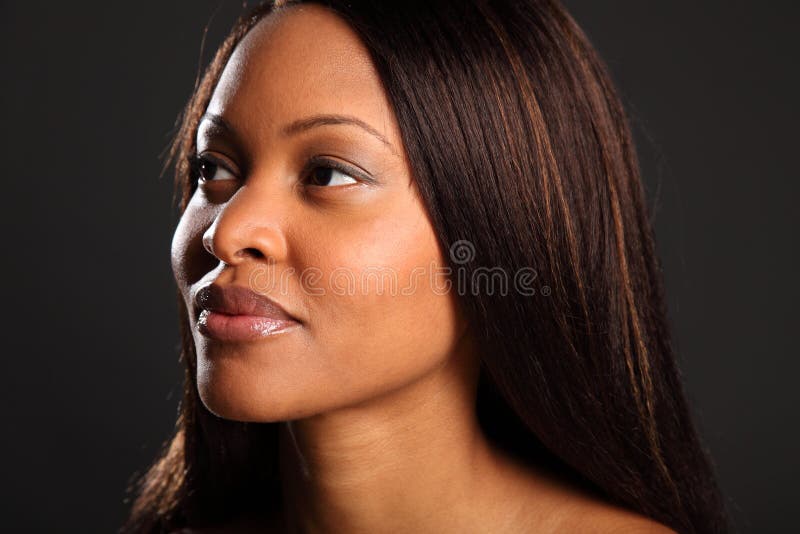 Headshot da mulher preta bonita impressionante imagens de stock
