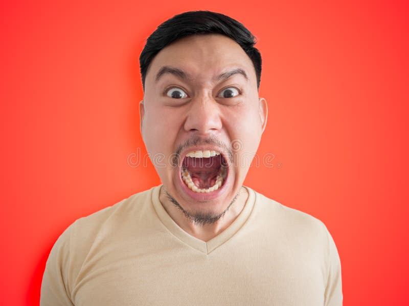 Headshot gniewna i szalenie twarz Azjatycki mężczyzna obraz royalty free
