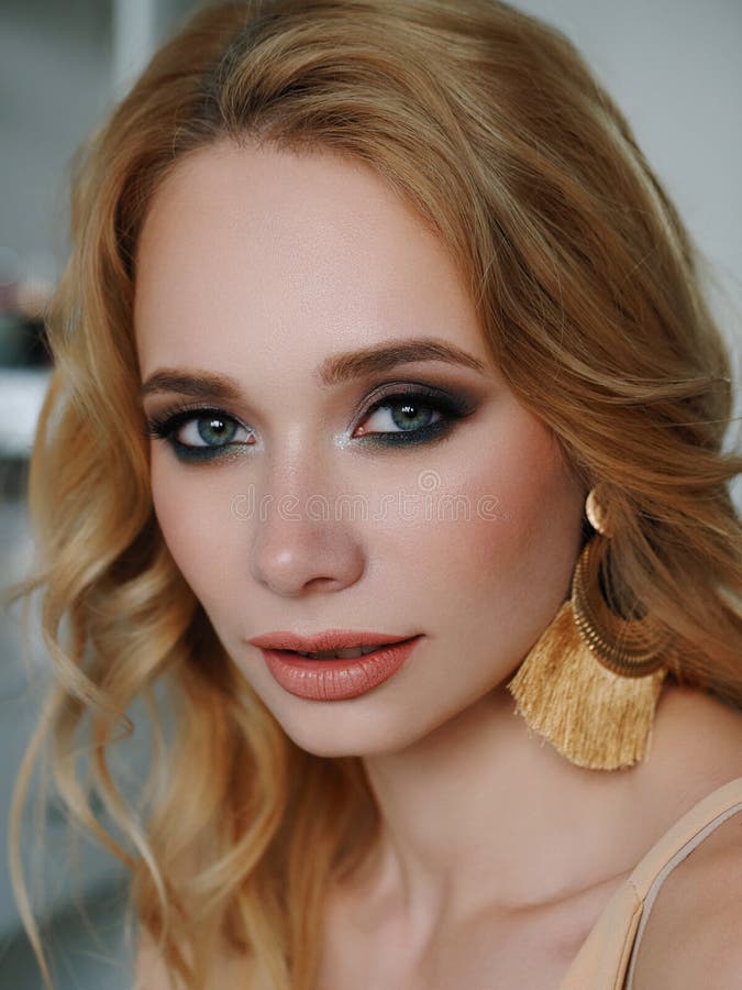 Headshot of Happy Beautiful Blonde Woman with Gorgeous Trendy Makeup ...