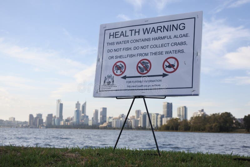 Health Warning sign that water contains harmful Algae