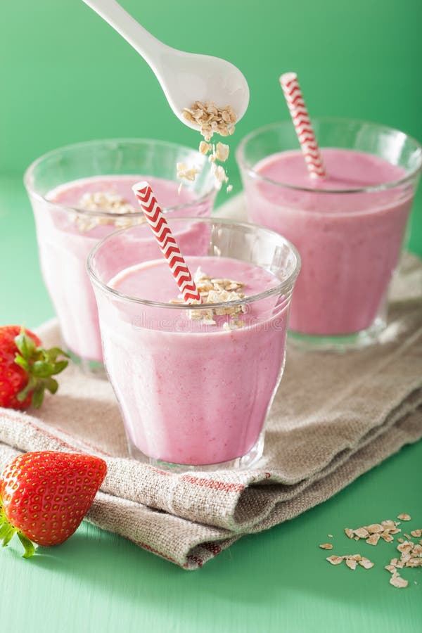 Healthy strawberry oat smoothie