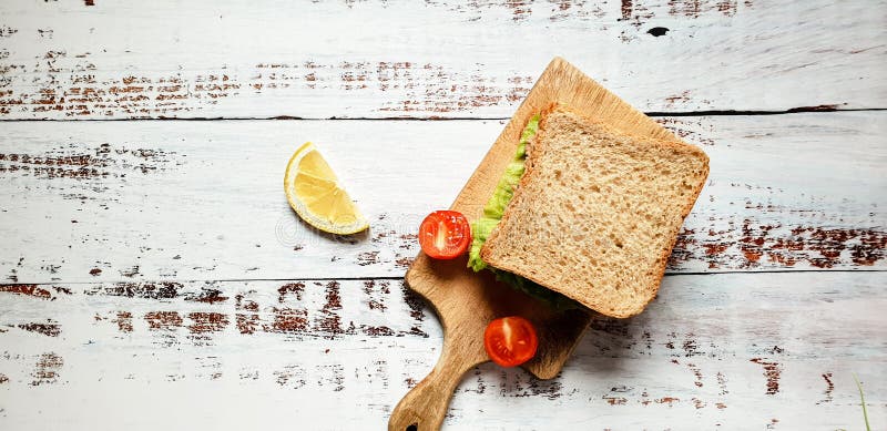 Healty Tuna wholegrain bread sandwich