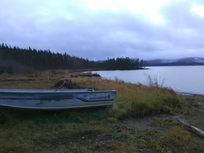 Healy lake Alaska editorial image. Image of water, reflection 106791090