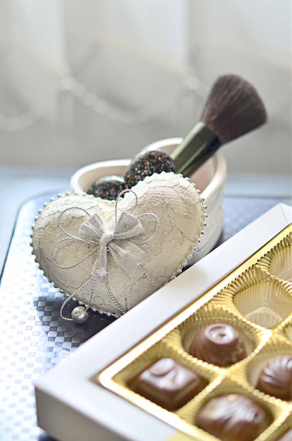 Heart shape box stock photo. Image of reflection, shape 40294422