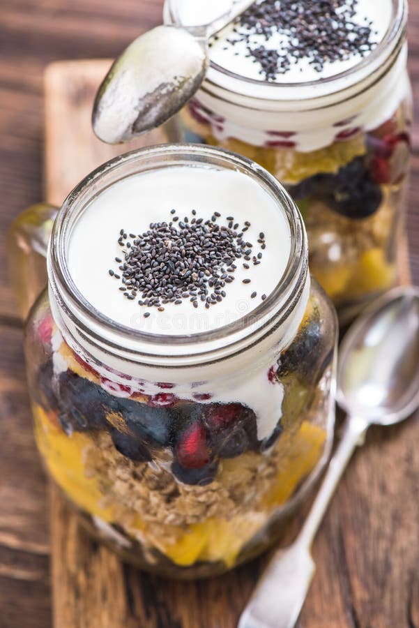 Heathy Frühstück fruchtige Salat- und chiasamen lizenzfreies stockfoto Heathy Frühstück fruchtige Salat- und chiasamen lizenzfreies stockfoto