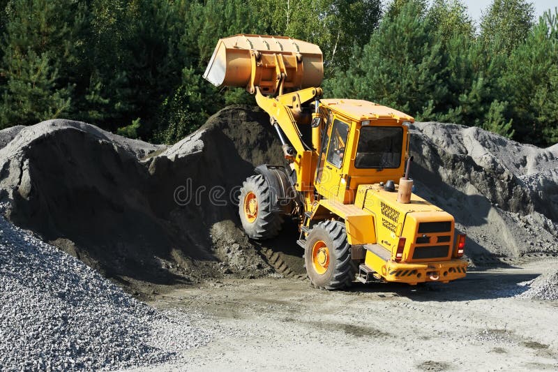 Mobile Stone Crusher Machine by the Construction Site or Mining Quarry for  Crushing Old Concrete Slabs into Gravel and Subsequent Stock Photo - Image  of building, grit: 160731118