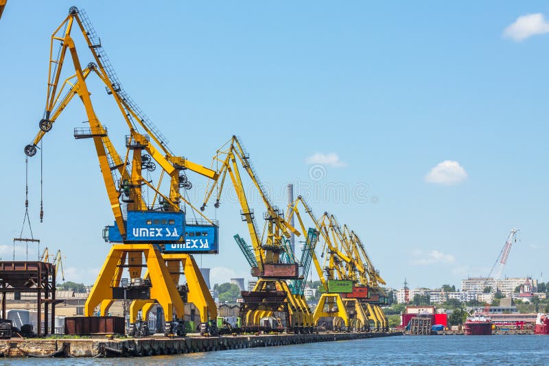 Heavy load dockside cranes stock images Heavy load dockside cranes stock images
