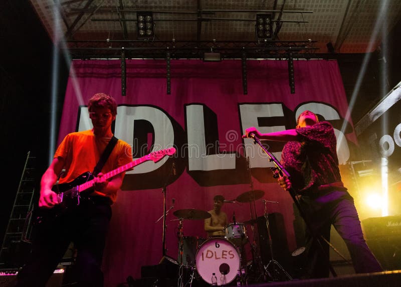 Danny Nedelko Singing for Heavy Lungs Band. Live at Newcastle Riverside
