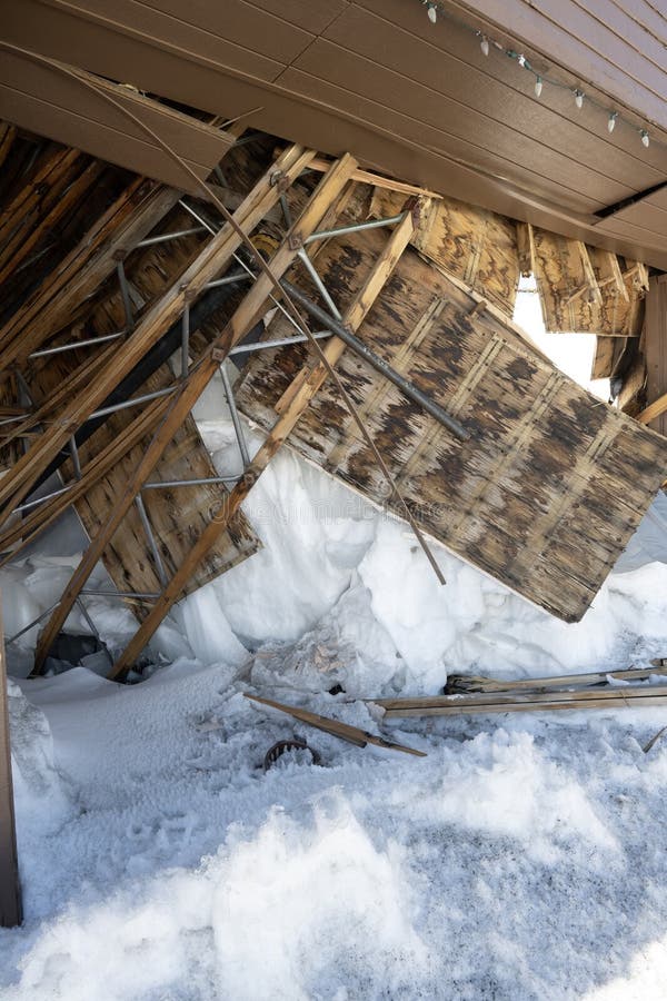 Heavy Snow building damage stock photo. Image of tree 274777366