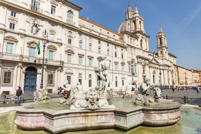 Hedspringbrunnen i den Navona fyrkanten italy rome royaltyfria foton Hedspringbrunnen i den Navona fyrkanten italy rome royaltyfria foton