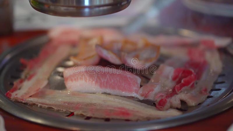 Heerlijk geroosterd vlees op de grill