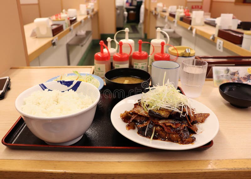 Heerlijk Japans voedsel die het traditionele Japanse miso kruiden gebruiken stock afbeelding Heerlijk Japans voedsel die het traditionele Japanse miso kruiden gebruiken stock afbeelding