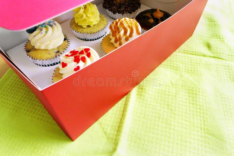 Heerlijke verrassing!! 6 gastronomische cupcakes in doos
