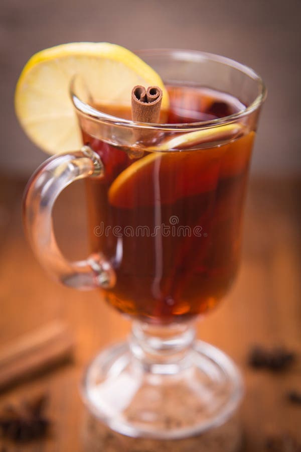 Heißer Grog stockfoto. Bild von nelke, nahrung, form - 62842210