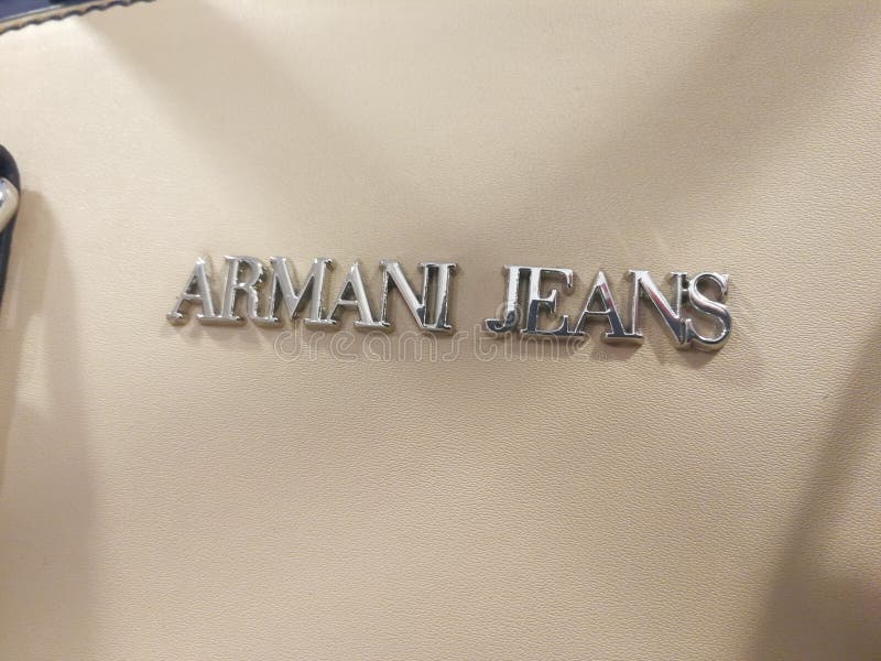 archief bossen Aannemer Armani Jeans label editorial image. Image of accessories - 114293895