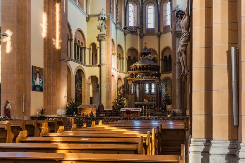 Heilige Francis van de Kerkbinnenland van Assisi stock fotografie Heilige Francis van de Kerkbinnenland van Assisi stock fotografie