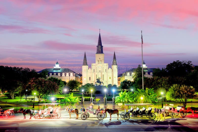 Heilige Louis Cathedral en Jackson Square in New Orleans, Louisia royalty-vrije stock foto's Heilige Louis Cathedral en Jackson Square in New Orleans, Louisia royalty-vrije stock foto's