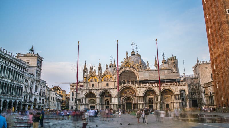 Heilige Mark Basilica in Venetië, miljoenen van toeristenreis naar Italië, hyperlapse