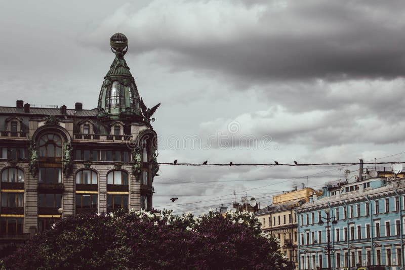 Heilige Petersburg, Rusland, Mei 2019 Het Zangerhuis, dat ook als het Huis van Boeken, op Nevsky-weg wordt bekend stock afbeeldingen Heilige Petersburg, Rusland, Mei 2019 Het Zangerhuis, dat ook als het Huis van Boeken, op Nevsky-weg wordt bekend stock afbeeldingen