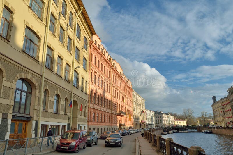 Heilige-Petersburg Stedelijke meningen royalty-vrije stock afbeeldingen Heilige-Petersburg Stedelijke meningen royalty-vrije stock afbeeldingen