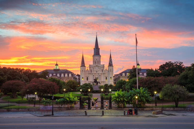 Heiliges Louis Cathedral und Jackson Square in New Orleans lizenzfreie stockfotografie Heiliges Louis Cathedral und Jackson Square in New Orleans lizenzfreie stockfotografie