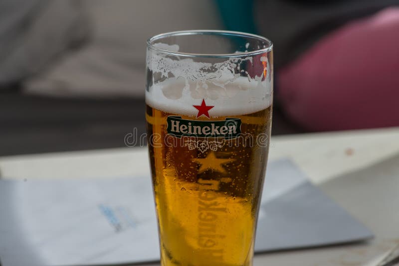 Featured image of post Fotos De Cerveja Na Mesa Heineken Por fim o carro mais vendido no brasil o chevrolet onix