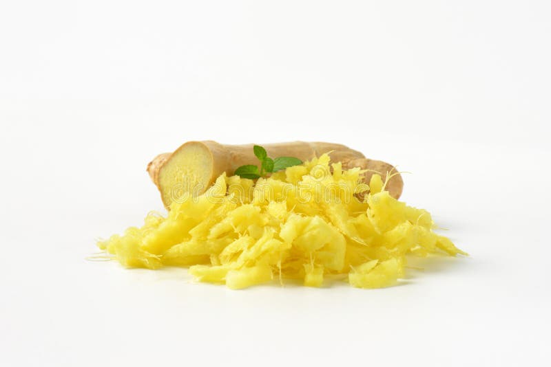 Hel och grated ingefära fotografering för bildbyråer