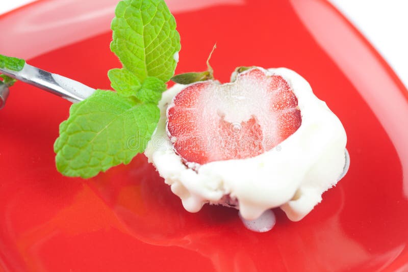 Helado con la menta imágenes de archivo libres de regalías Helado con la menta imágenes de archivo libres de regalías