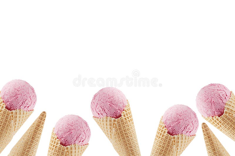 helado de fresa en cañas de gofre crujientes como marco decorativo aislado en fondo blanco, burla, espacio de copia imágenes de archivo libres de regalías helado de fresa en cañas de gofre crujientes como marco decorativo aislado en fondo blanco, burla, espacio de copia imágenes de archivo libres de regalías