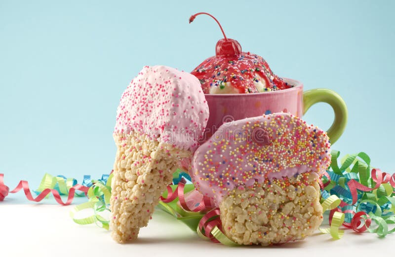 Helado Sundae y Postre Crujiente fotos de archivo libres de regalías