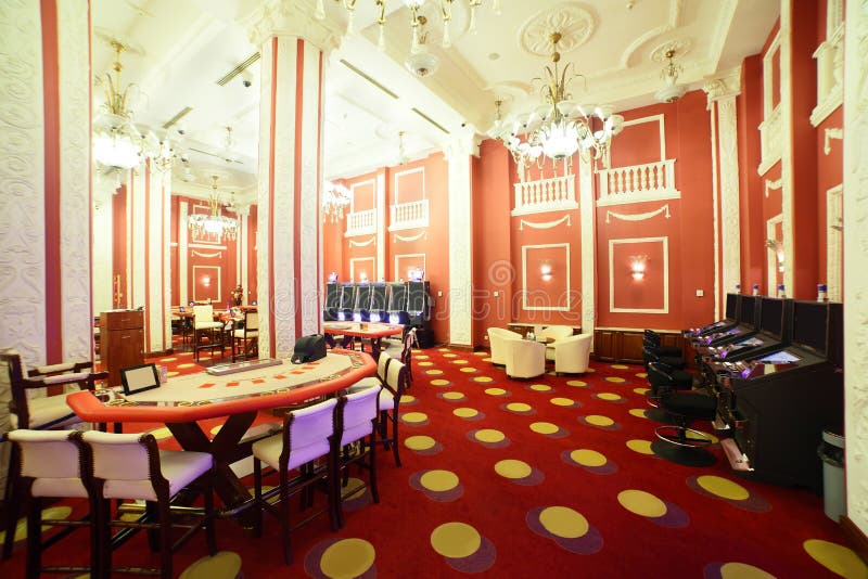 Helder en modieus casino met lijsten royalty-vrije stock foto Helder en modieus casino met lijsten royalty-vrije stock foto