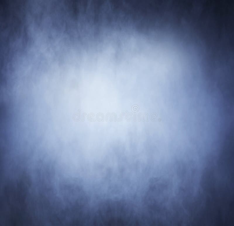 Heldere blauwe rook over zwarte achtergrond royalty-vrije stock afbeeldingen Heldere blauwe rook over zwarte achtergrond royalty-vrije stock afbeeldingen