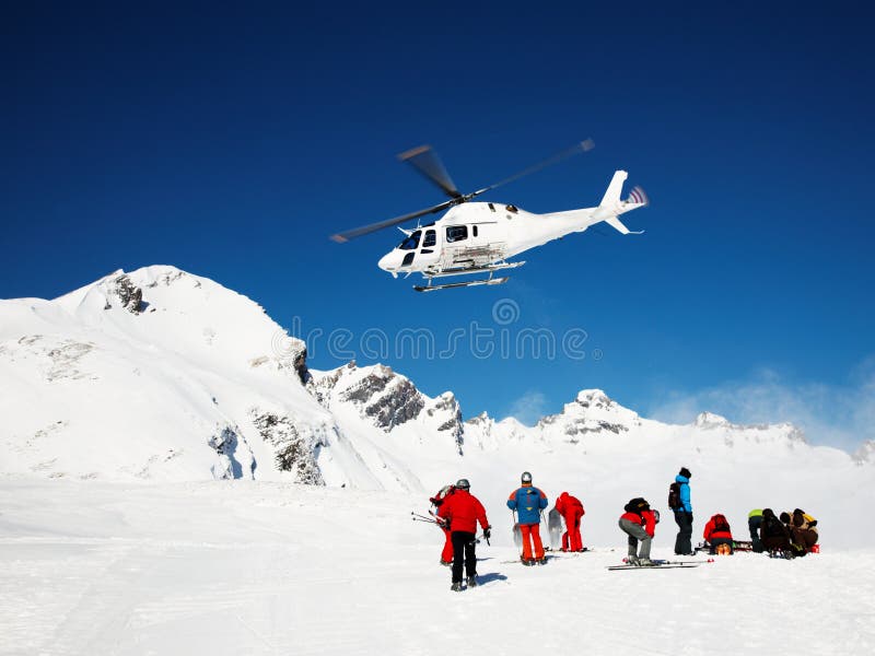 Esquiar helicóptero, montana estación de esquí, Francia, Europa.