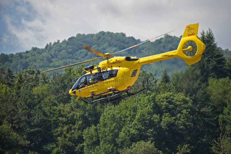 Helicóptero de salvamento italiano fotografia de stock royalty free Helicóptero de salvamento italiano fotografia de stock royalty free