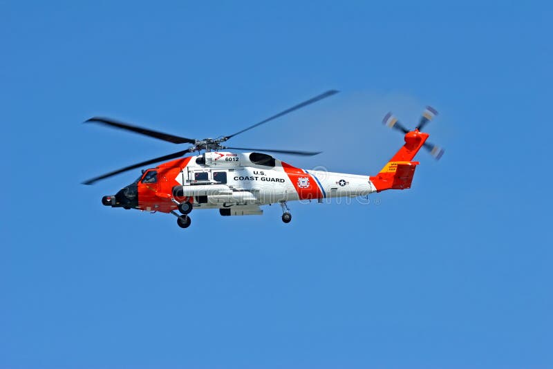 Helicóptero del guardacostas de los E.E.U.U.