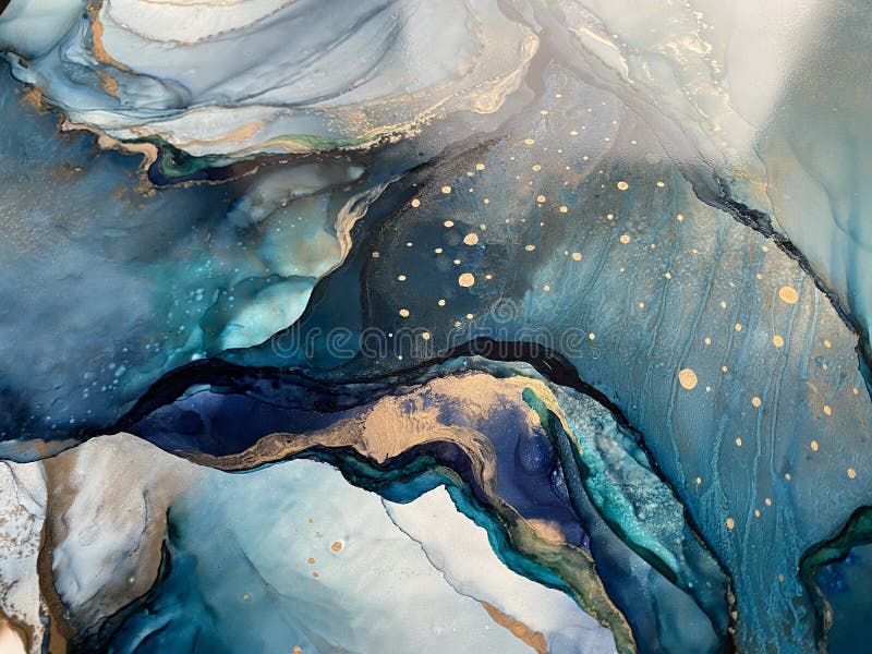 Hellblaues und dunkelblaues abstraktes backgroud machte mit Alkoholtinte und Goldpigment lizenzfreie stockfotos