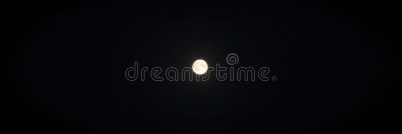 Helles Vollmond mit reinem schwarzem Hintergrund Heller Kontrast Hintergrund. Vollmond mit reinem schwarzem Hintergrund Hochkontrastfokus kann als Banner oder Header Bild AI Generiert verwendet werden