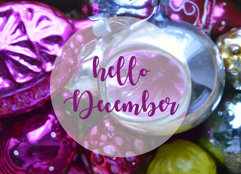 Hello december Kerstmisdecoratie met uitstekend sparrenspeelgoed Het concept van de de wintervakantie stock fotografie Hello december Kerstmisdecoratie met uitstekend sparrenspeelgoed Het concept van de de wintervakantie stock fotografie