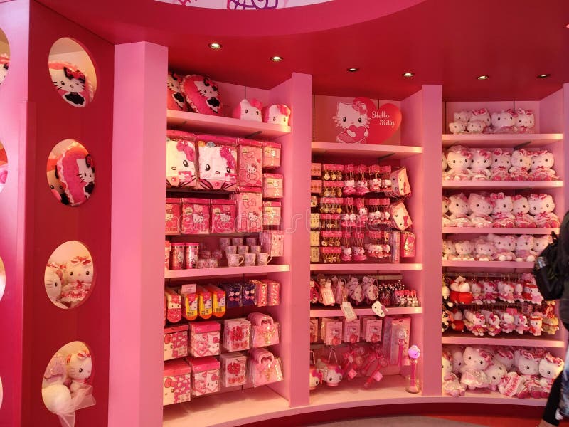 Hello Kitty Store at Universal Studios, Osaka, Japan Editorial Photo -  Image of male, face: 201503826