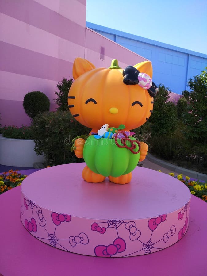 Hello Kitty Store at Universal Studios, Osaka, Japan Editorial Image -  Image of pink, skin: 201503805