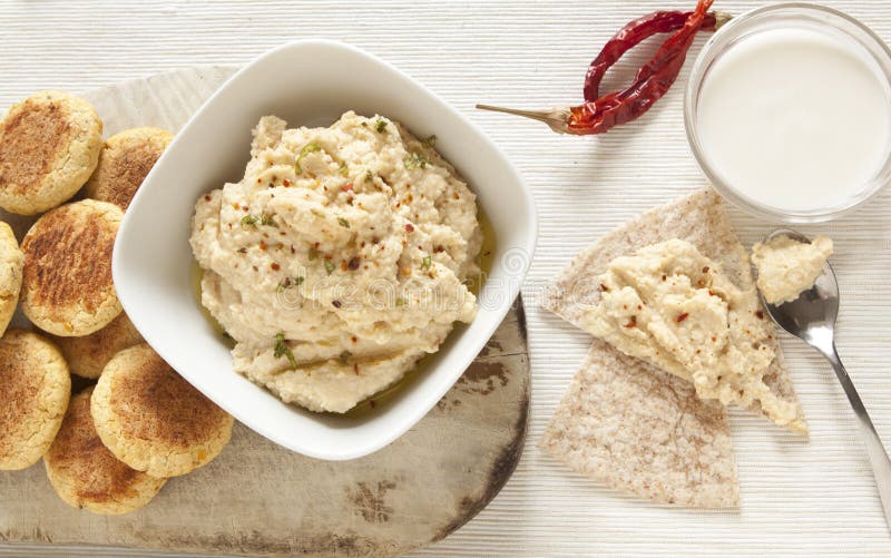 Hemlagade Hummus Och Falafel Arkivfoto Bild av appetisers, näring