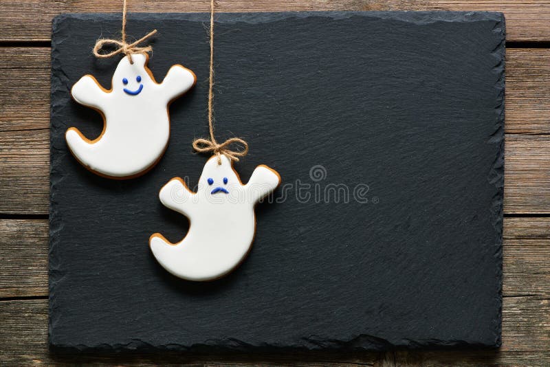Hemlagade pepparkakakakor för allhelgonaafton fotografering för bildbyråer Hemlagade pepparkakakakor för allhelgonaafton fotografering för bildbyråer
