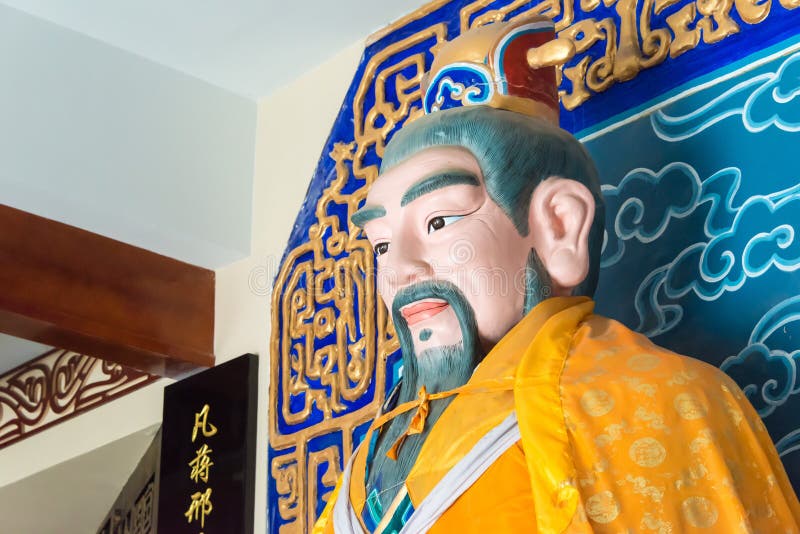 HENAN, CHINA - 7 de julho de 2015: O duque de Zhou Statue em Luoyang Z fotografia de stock