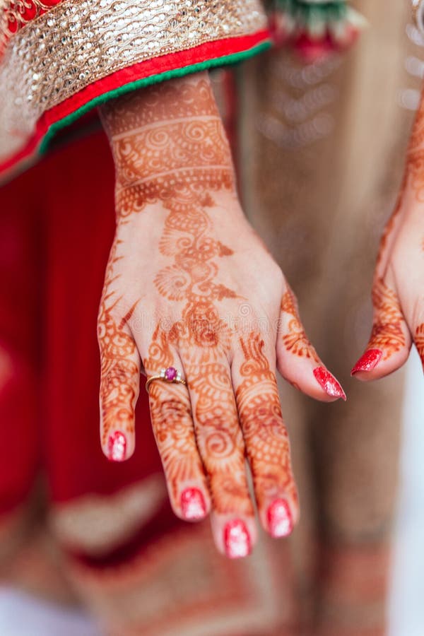 Henna Paint on Hand for Woman at Indian Wedding Ceremony in Bangkok,  Thailand Stock Photo - Image of braided, background: 101677656
